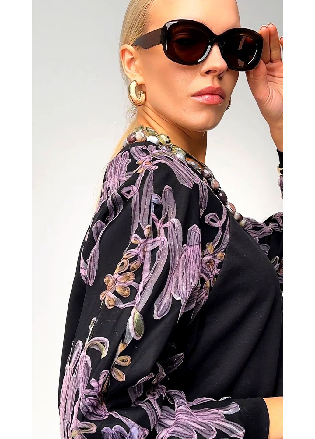 Комбінована чорна трикотажна кофта з вишуканим рукавом - ua54 / eu48 Iren Klairie