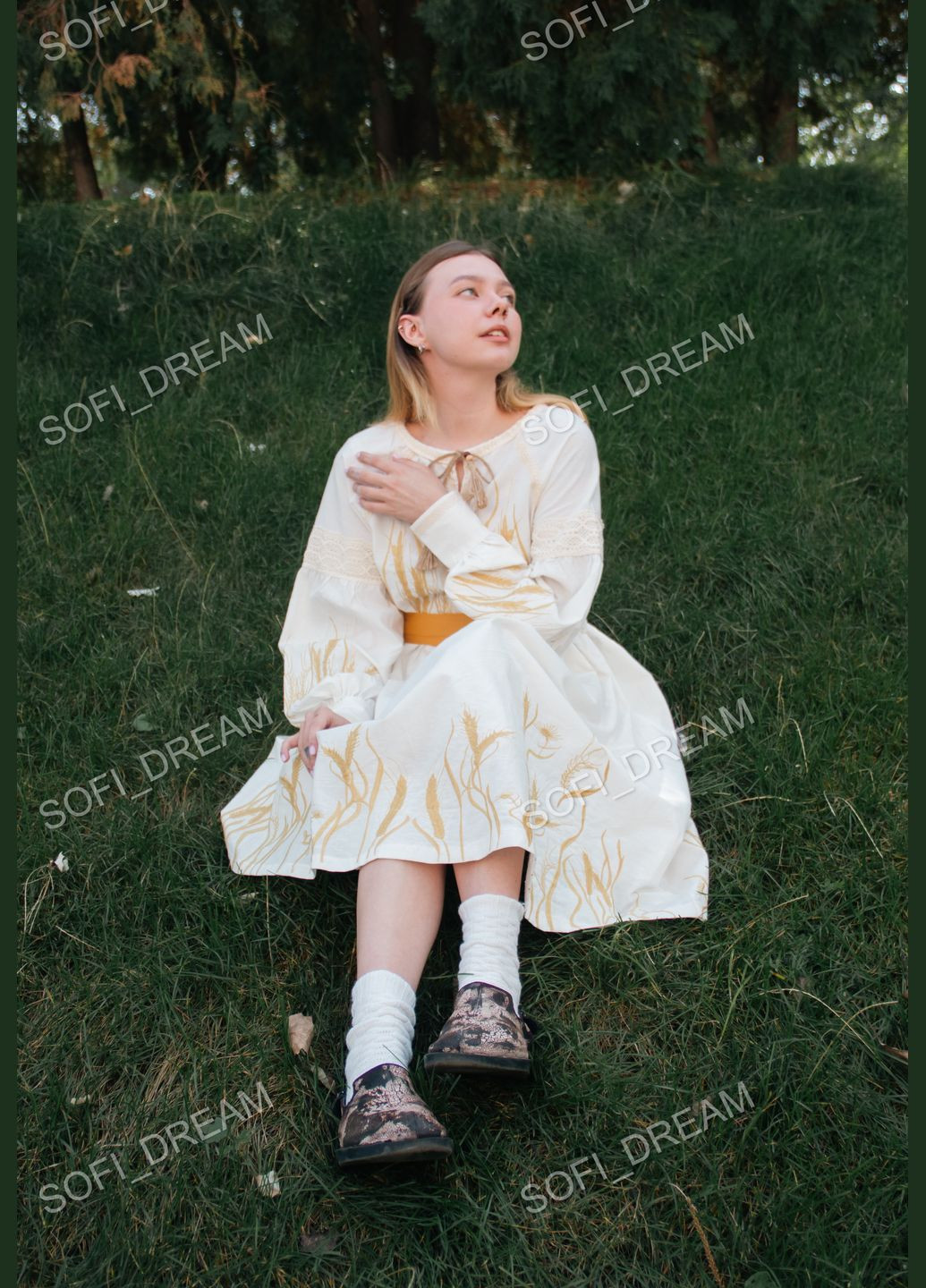 Молочное женское вышитое платье "колосья" с акцентным поясом ESQ