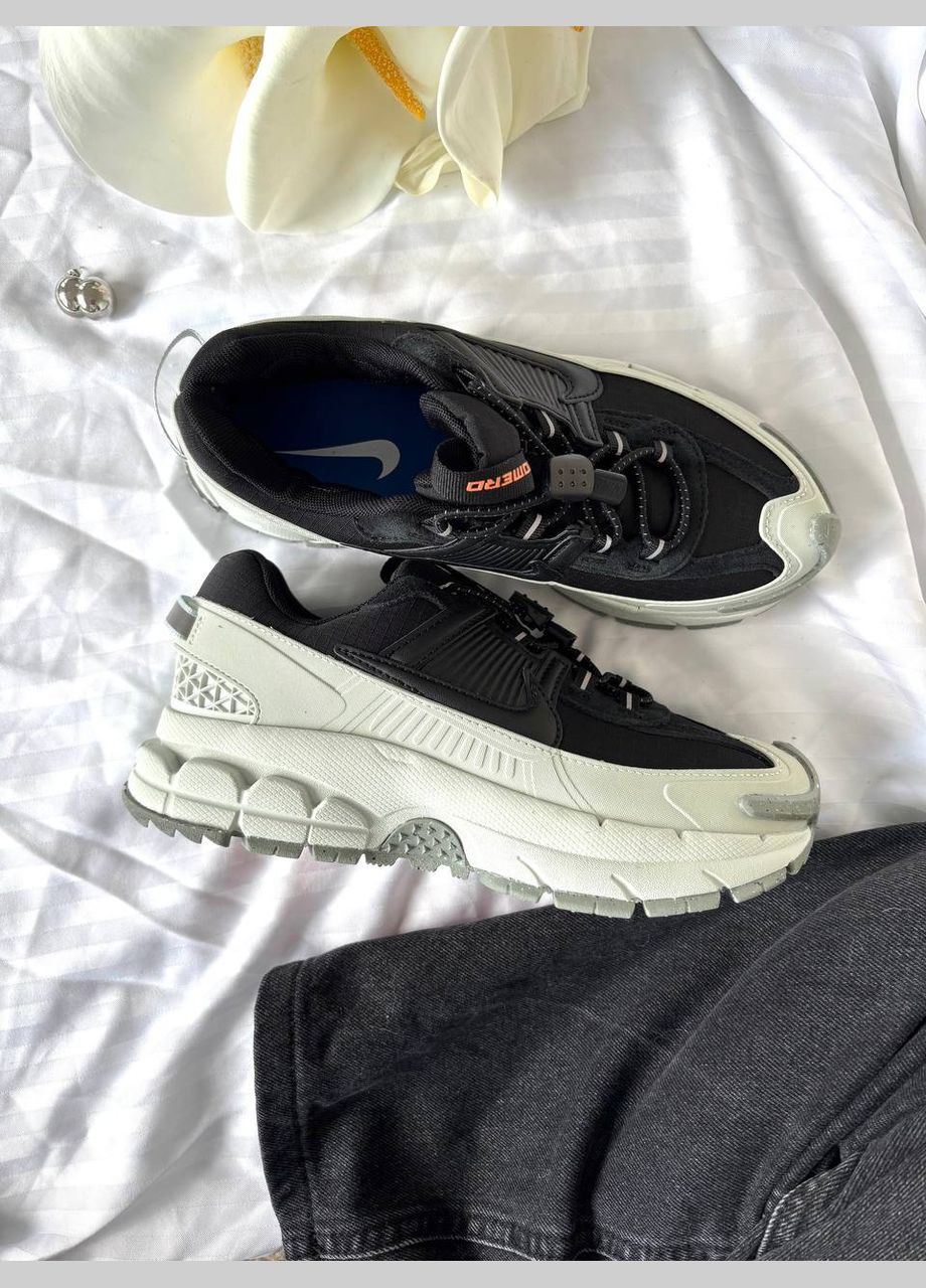 Черно-белые кроссовки Vakko