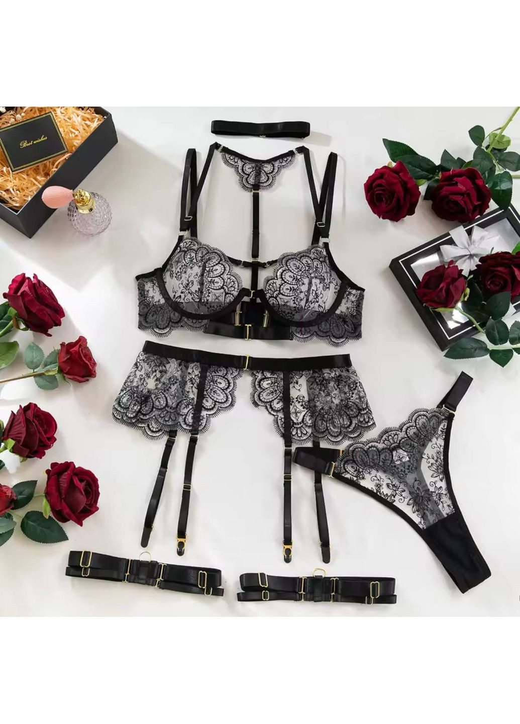 Черный демисезонный женский кружевной комплект белья ева обновленная бюстгальтер пояс с гартерами и трусики набор 3в1 No Brand Комплект