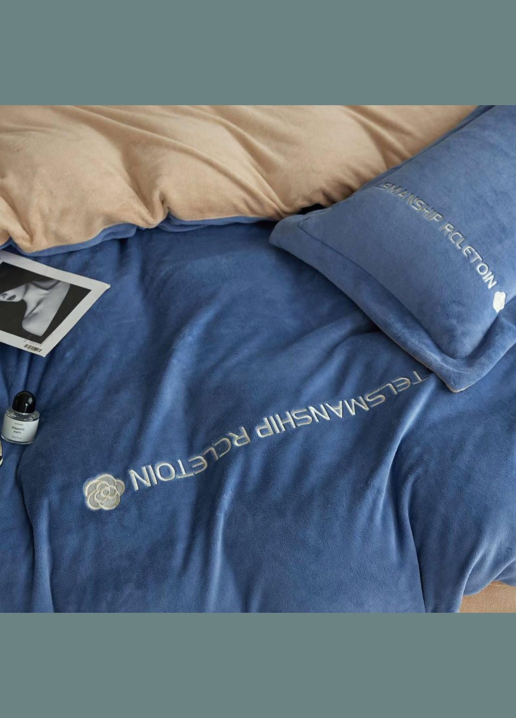 Плюшева постільна білизна Євро 200х230 наволочка 50х70 2шт Синій (П4К-vik-vishivka-003-01) No Brand (316230861)