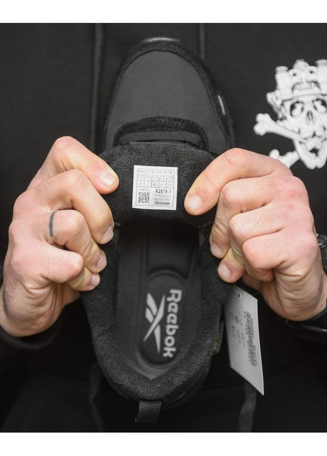 Черно-белые всесезонные кроссовки medium classik grey Reebok
