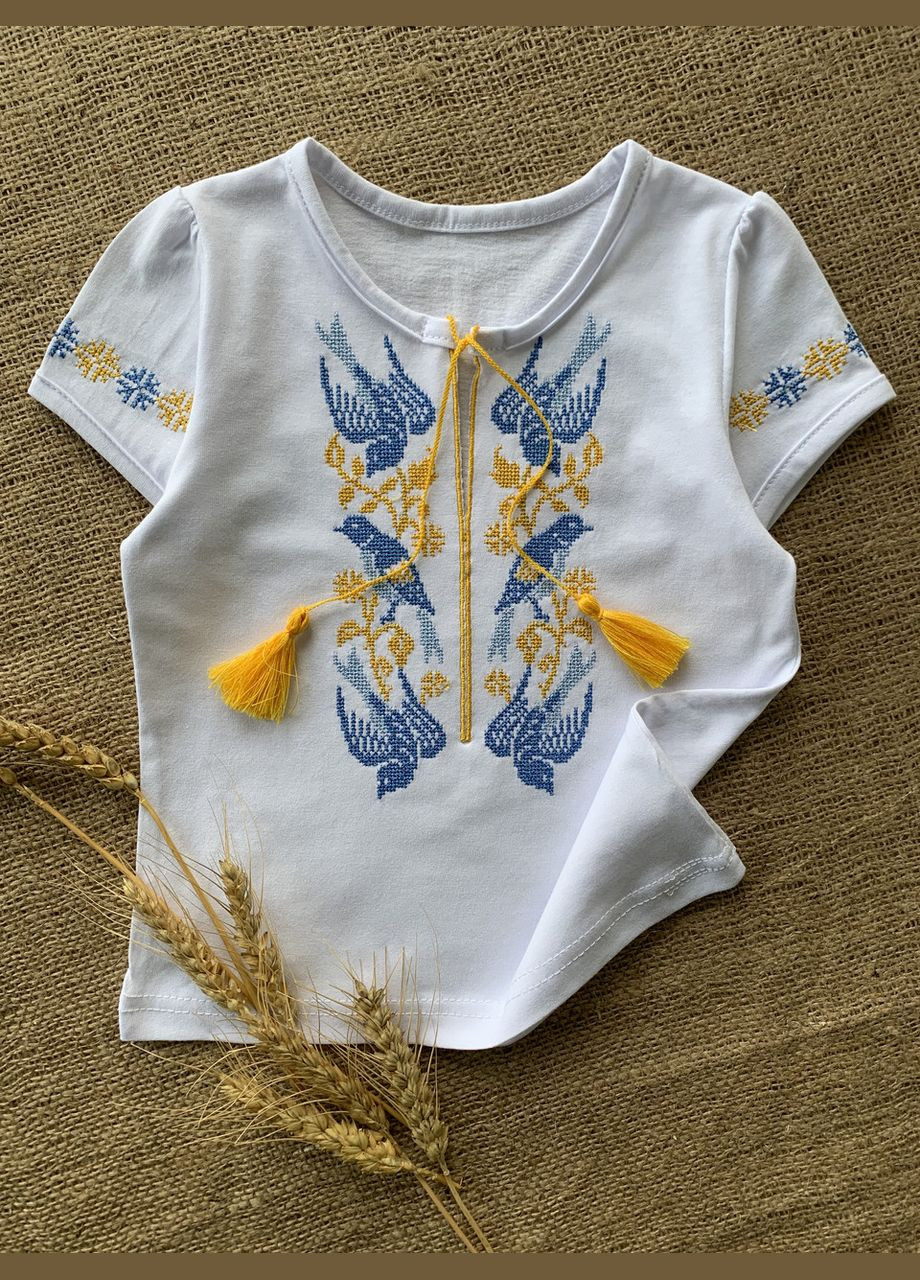 Біла футболка вишиванка для дівчинки ластівки (341327650)