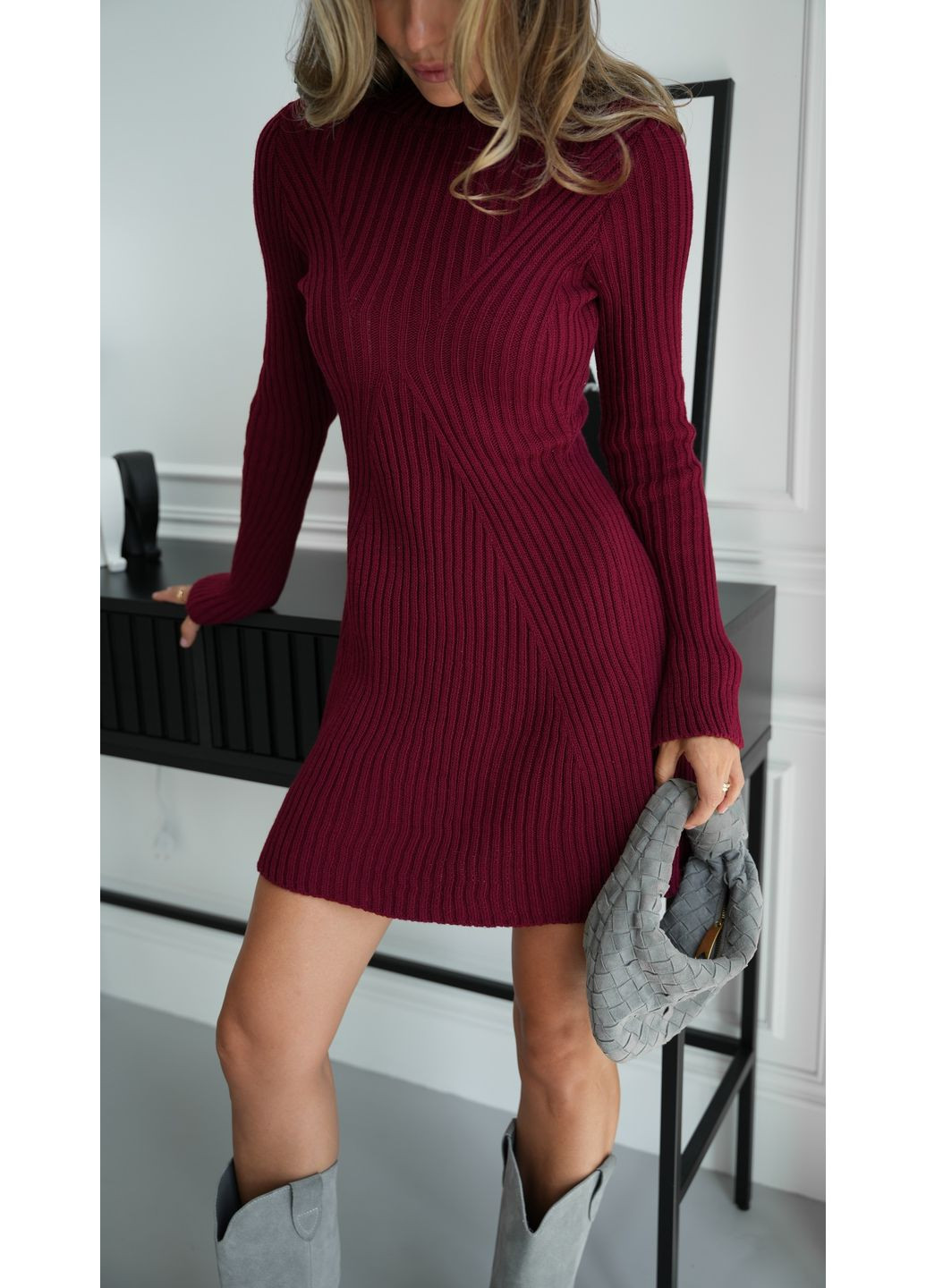 Бордова кежуал сукня в'язана Larionoff однотонна