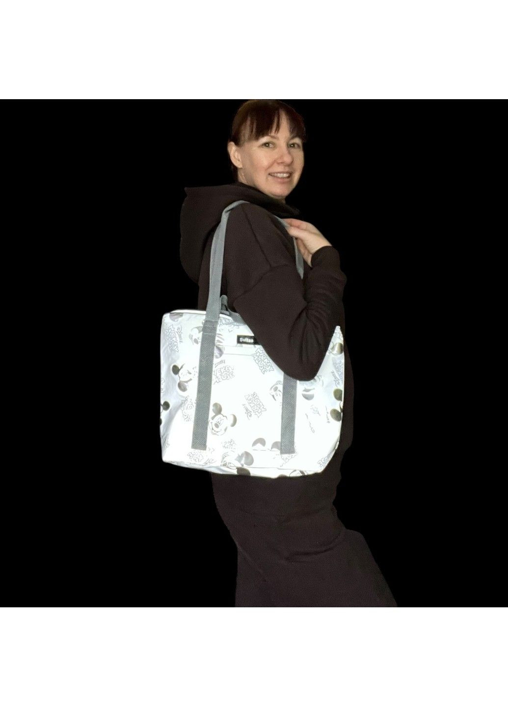 Жіноча сумка шопер світловідбиваюча з кишенями Svitashka Mikki на блискавці Сірі ручки подвійні No Brand (315513778)