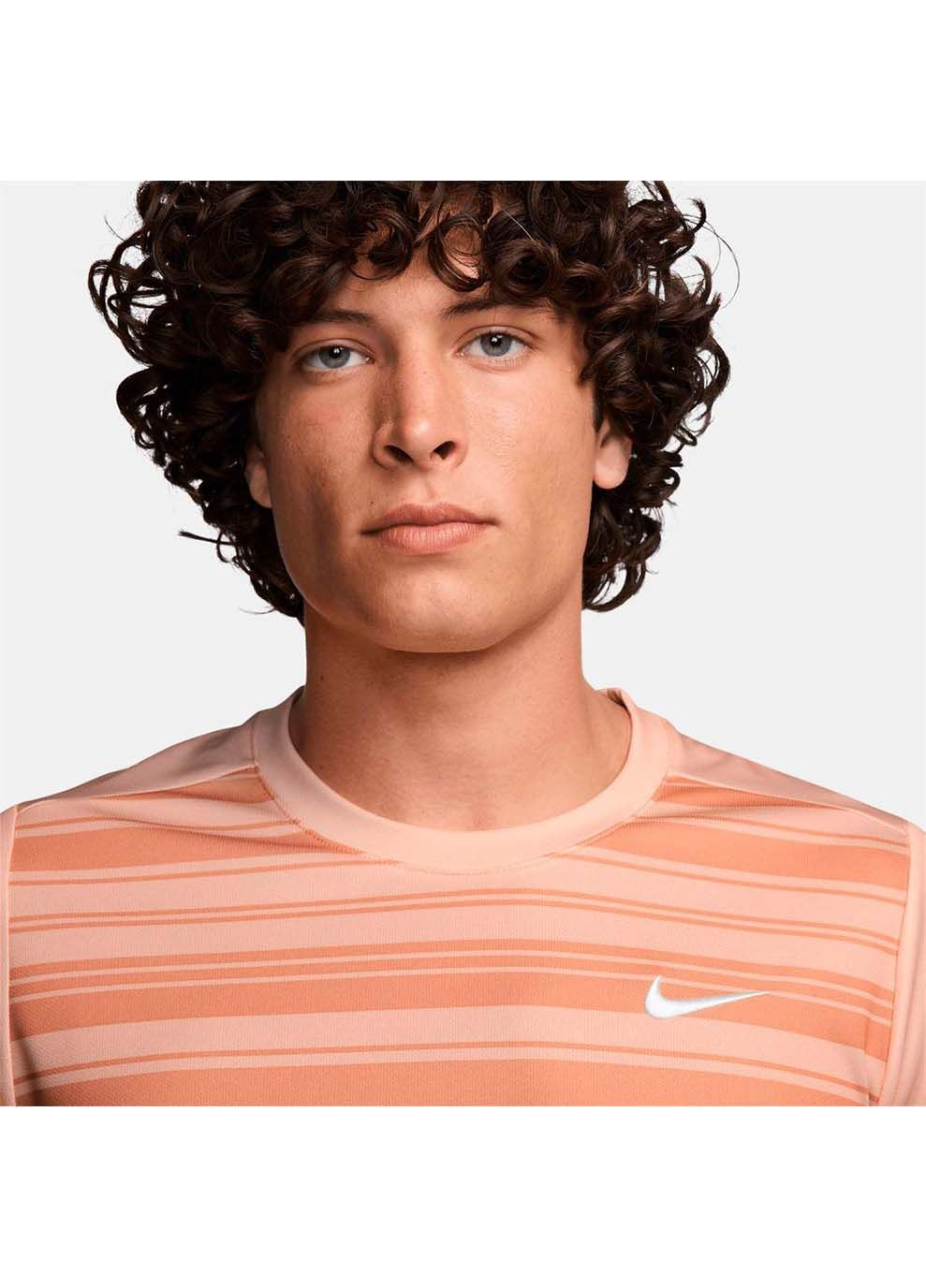 Белая футболка-мужское поло victory t-shirt washed coral/white для мужчин Nike