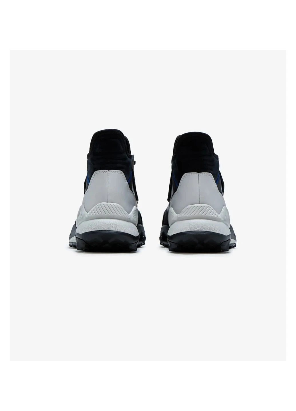 Чорні кросівки чоловічі terrex hyperblue mid black/grey fz3399 adidas
