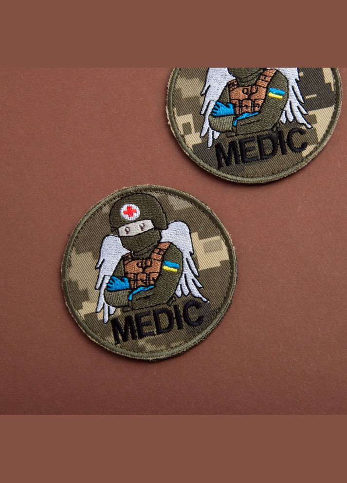 Набор шевронов 2 шт. на липучке MEDIC пиксель 7,5х7,5 см, вышитый патч шеврон нашивка медицинская IDEIA (300229129)