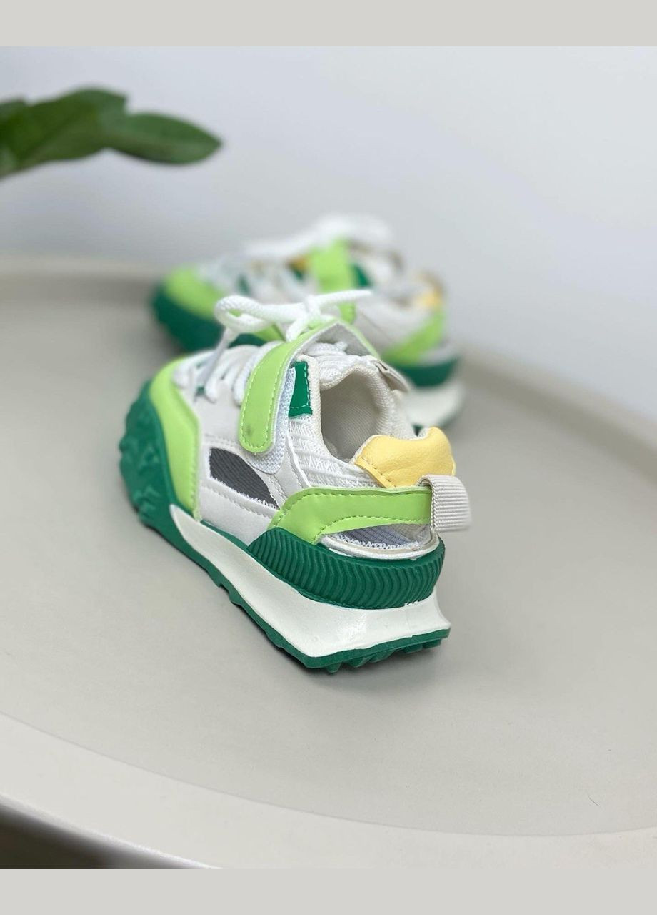 Зеленые повседневные детские босоножки зеленый 921 No Brand на липучке