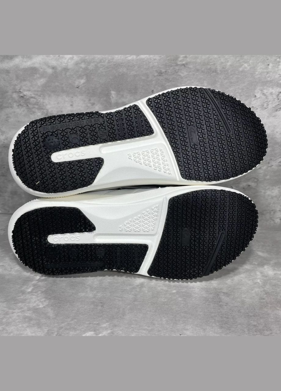 Светло-серые крокс кроссовки серые с розовым лайтрайд on the clock work sneaker atmosphere/multi Crocs