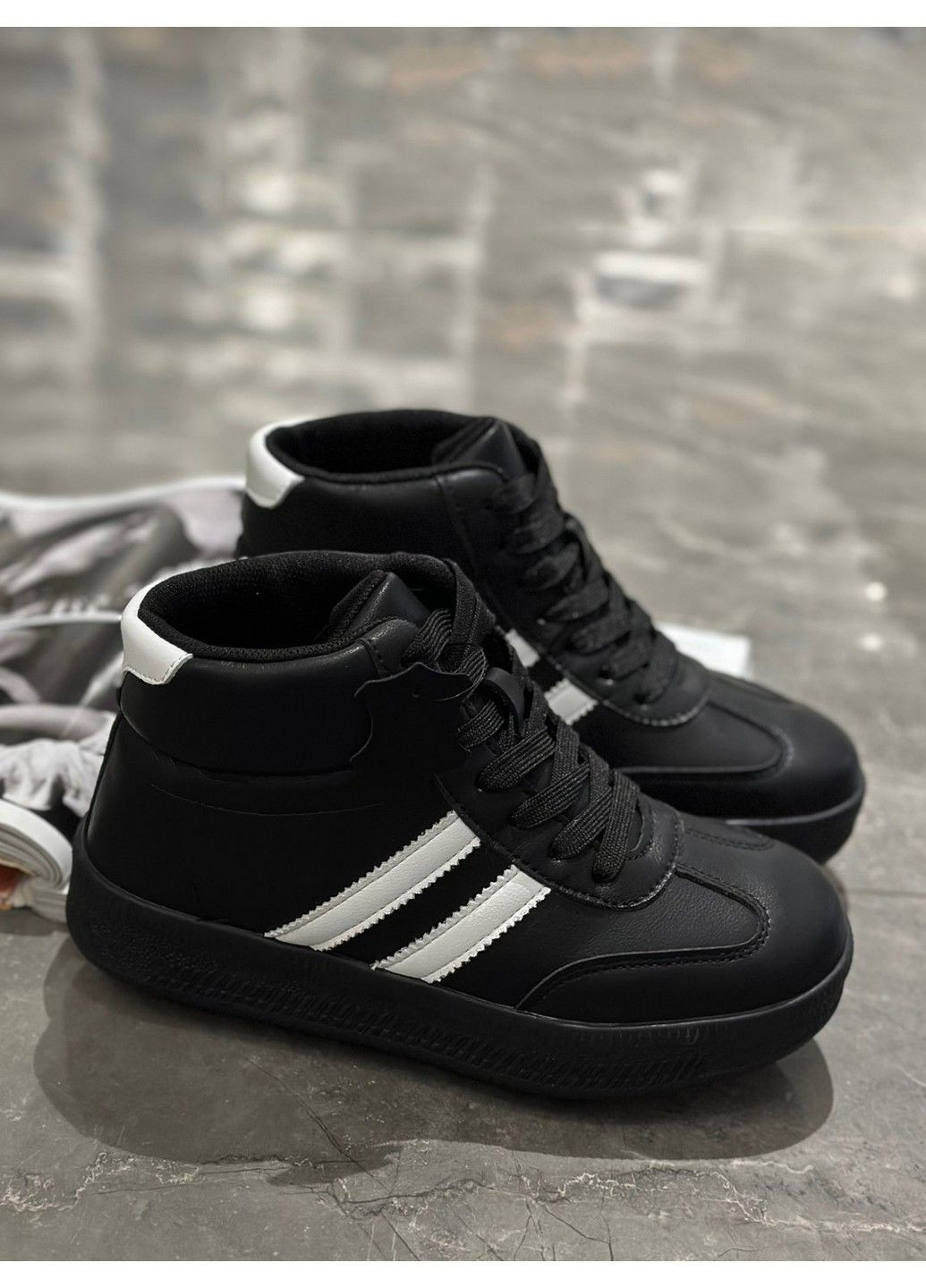 Чорно-білі всесезон шкіряні кросівки sdwn20-4 Stilli