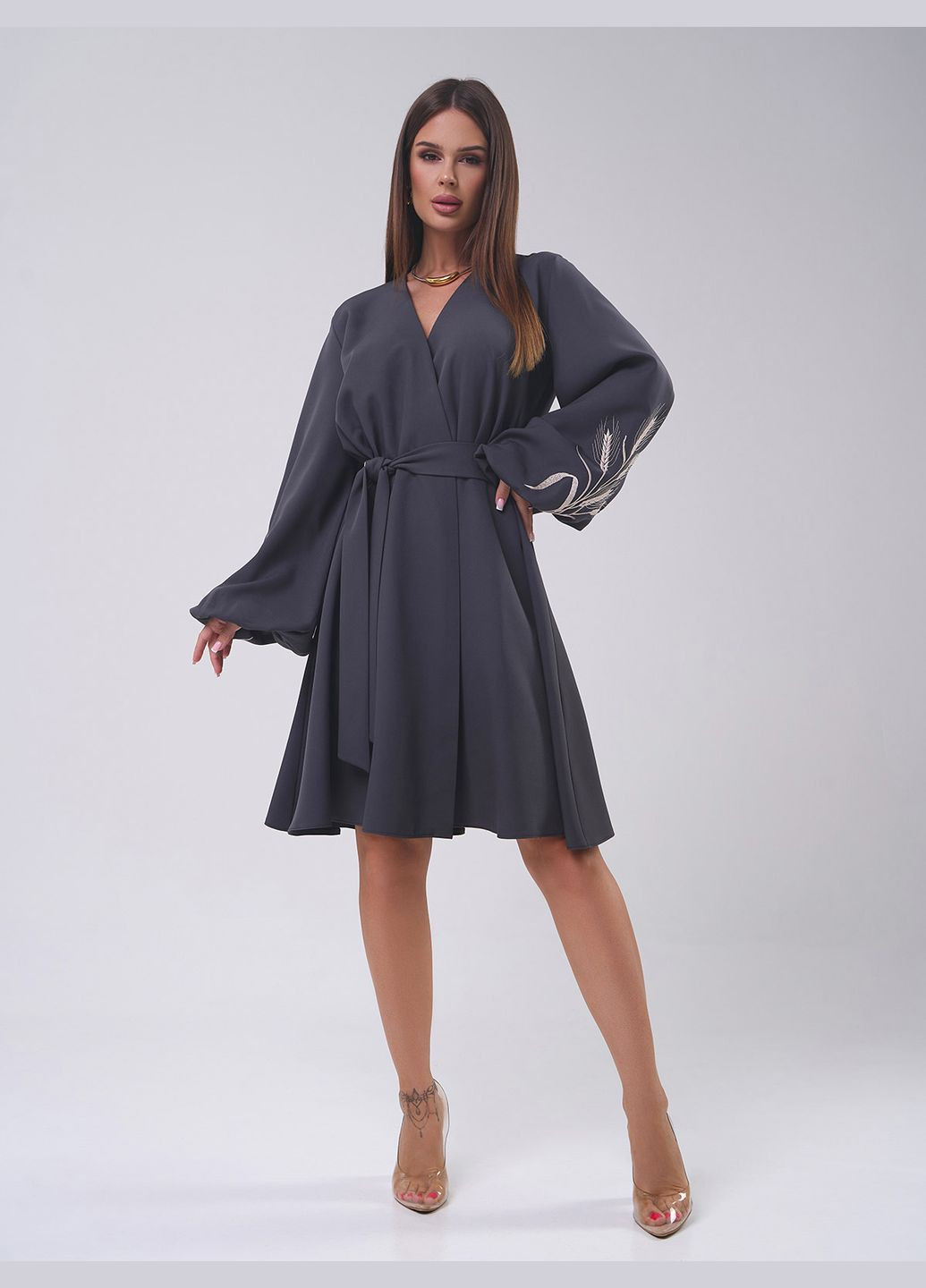 Темно-серое повседневный платья на запах ISSA PLUS однотонное