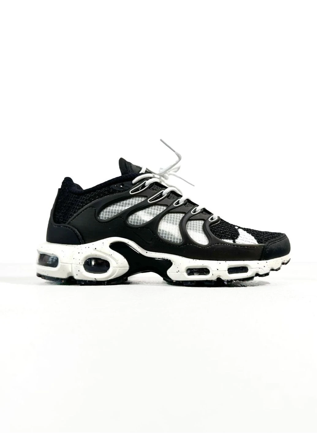 Белые демисезонные кроссовки мужские nike air max tn terrascape plus black white найк аир макс тн плюс белые No Brand