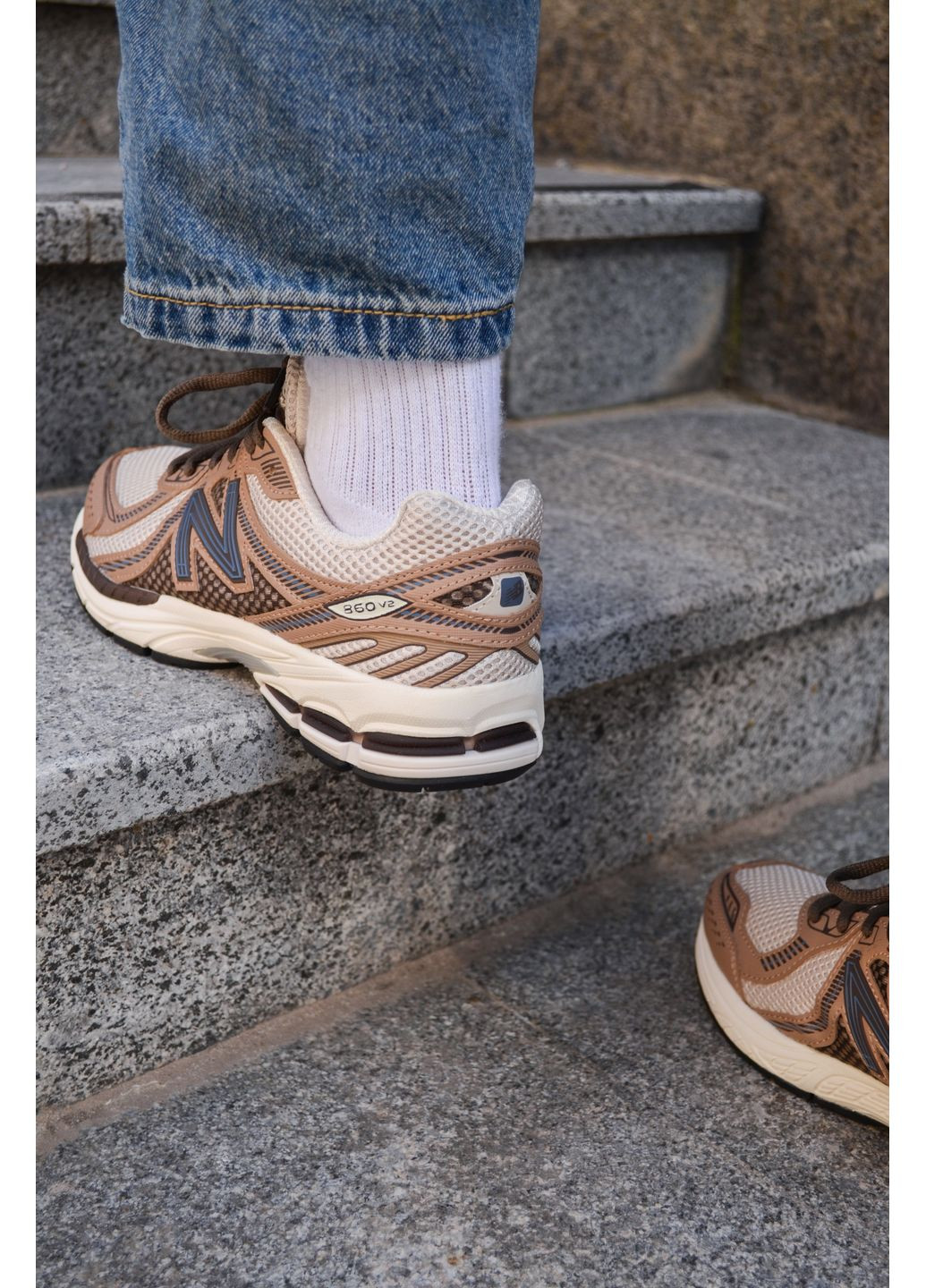 Цветные демисезонные кроссовки мужские new balance 860 v2 brown нью беланс 860 No Brand