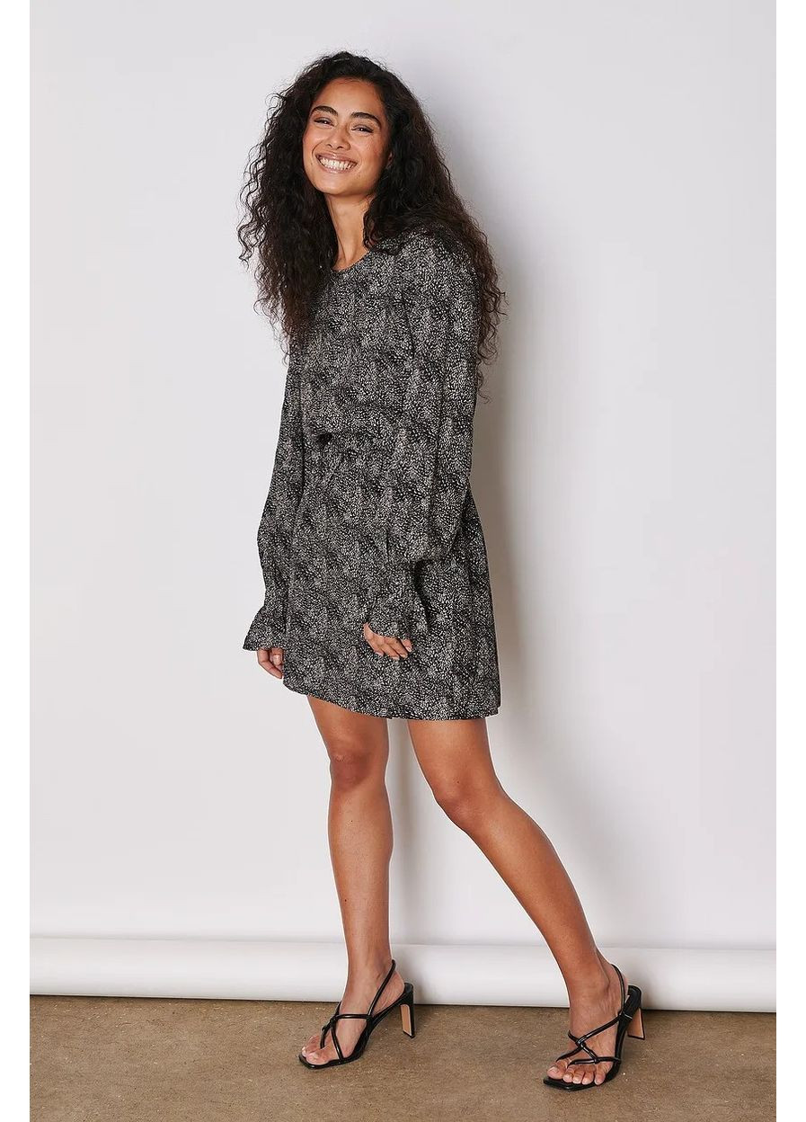 Черное платье демисезон,черный-бежевый в узоры, NA-KD