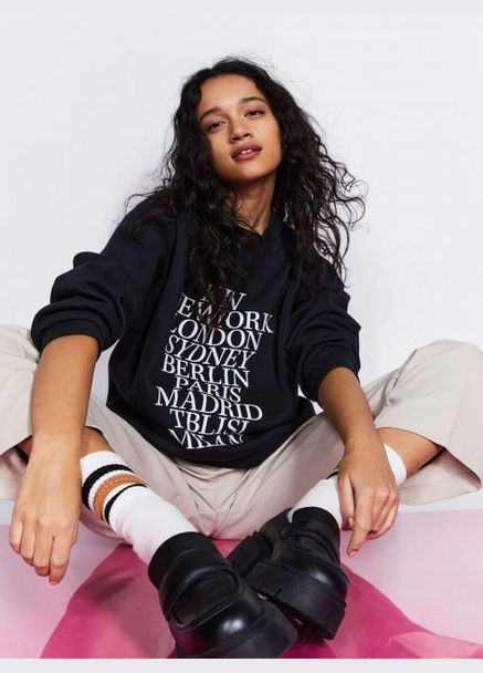 Чорний світшот із принтом H&M однотонний (307053432)