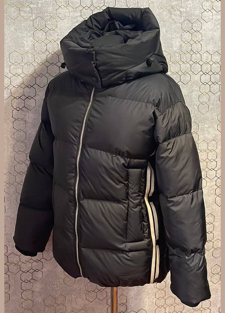 Чорна демісезонна жіноча весняна куртка SK