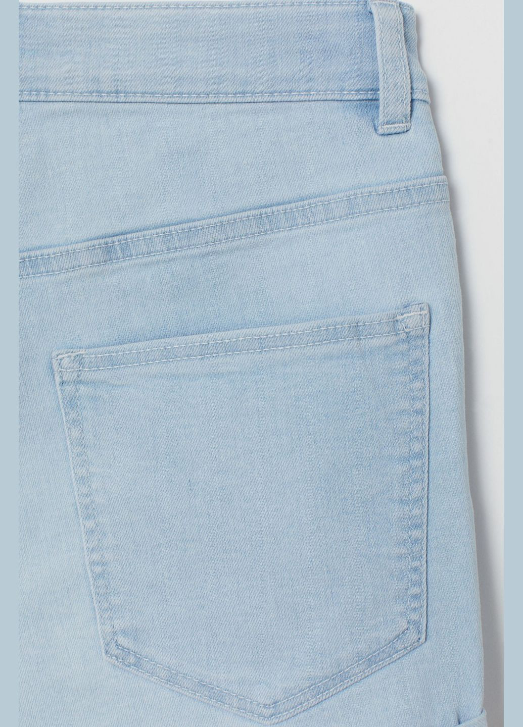 Шорты мини джинсовые с отворотами для женщины 0816423-011 38(S) H&M (295354932)