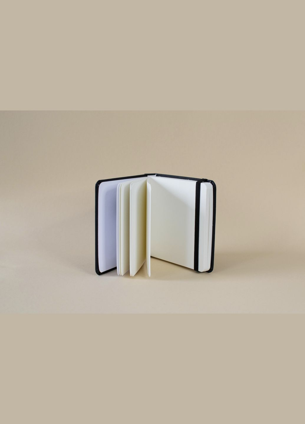 Один. Нуль Танец Черный Карманный 12х12 см 120 страниц Один.Нуль Скетчбук (305834247)