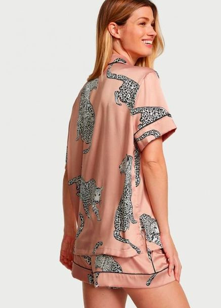 Бежева піжама сатинова леопардова бежева шорти+сорочка satin short pajama set Victoria's Secret