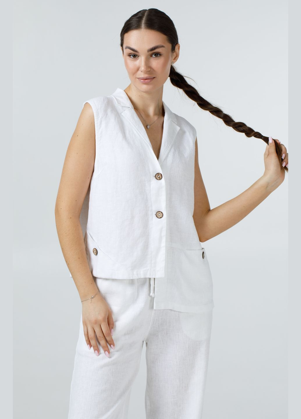 Женский жилет из льна без подкладки разноуровневый асимметричный на пуговицах Ангелика. Серый, р.56, код 9482/56/1559 ГАЛЕРЕЯ ЛЬОНУ (346122970)