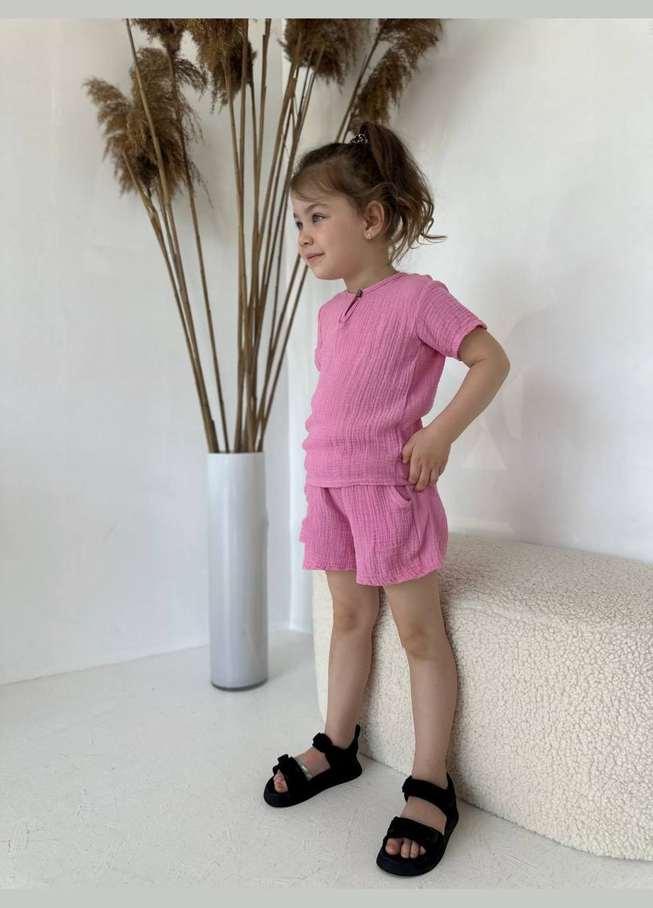 Розовый летний костюм из муслина с шортами и футболкой с шортами Adelante