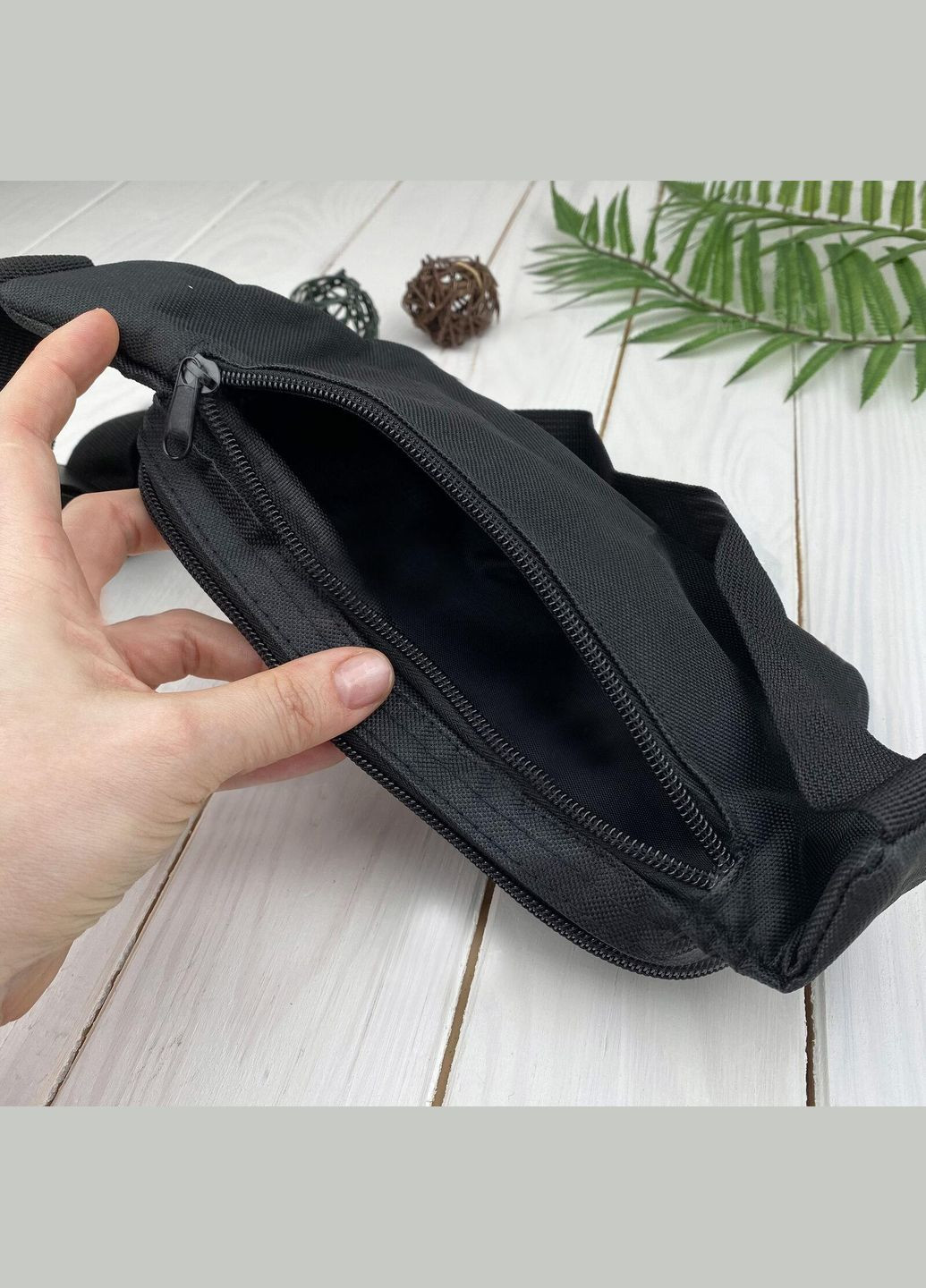 Сумка на пояс (через плече) бананка, корейський К-Поп ITZY #002 унісекс, 14*22 см, чорний No Brand (316121485)