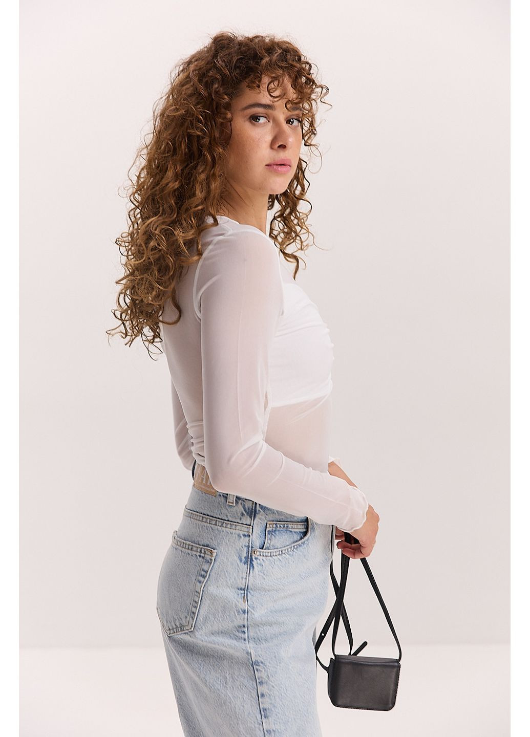 Жіночий лонгслів із сіточки молочний із драпіруванням та вставкою на грудях Arjen (353305978)