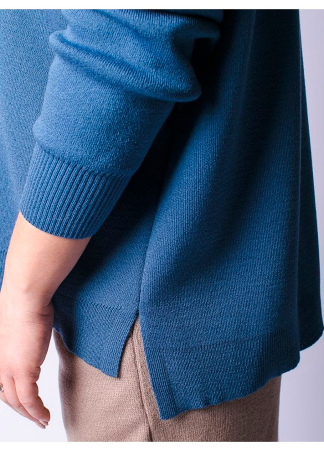 Синій демісезонний теплий жіночий джемпер з коміром-стійкою (dzhemper-n2115-25) Nita