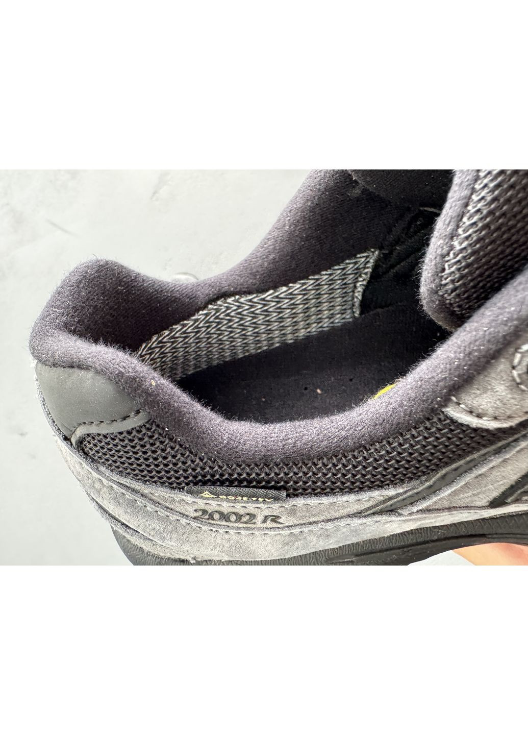 Сірі Осінні кросівки чоловічі і жіночі New Balance 2002R Gore-Tex Grey Black | Нью Беланс 2002R