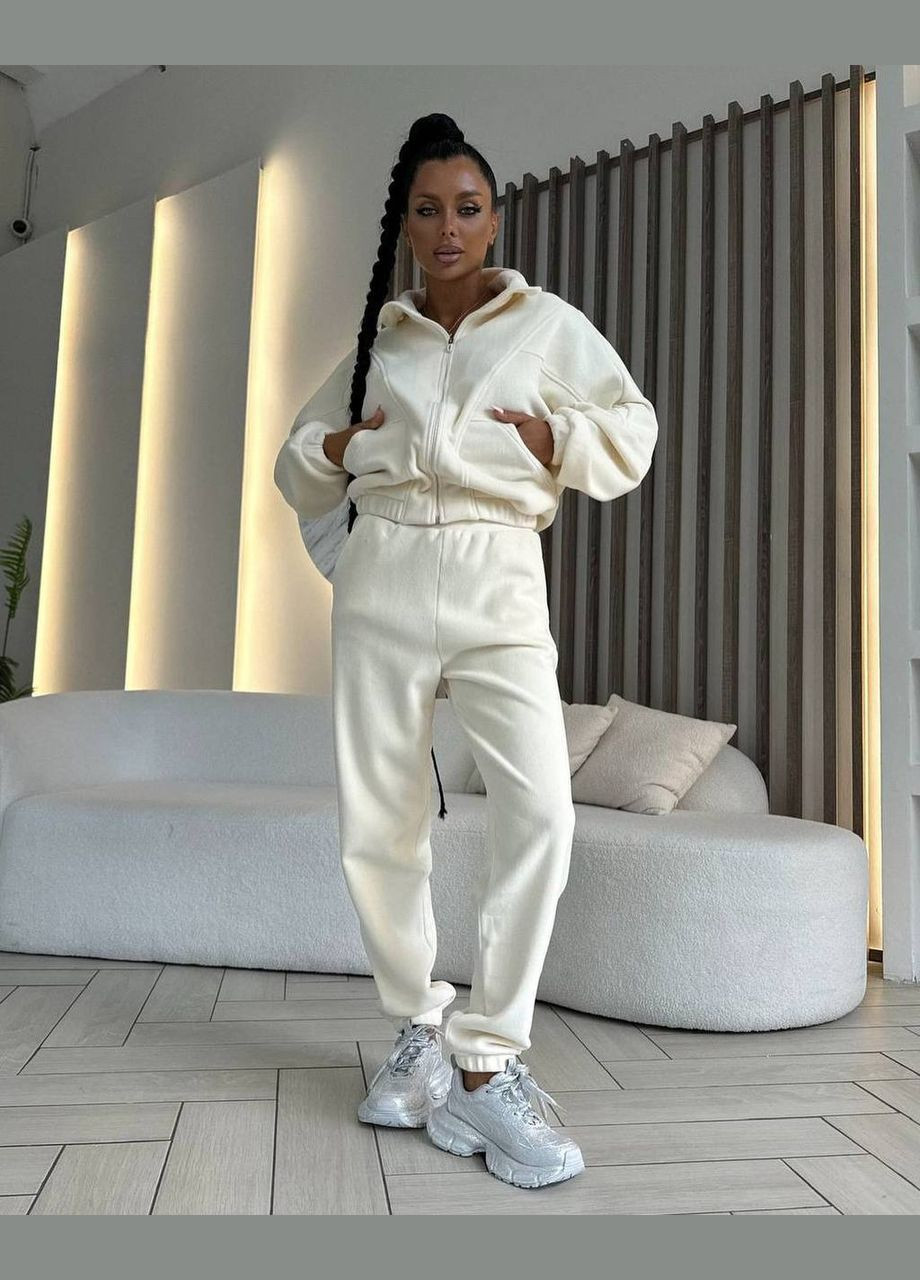 Теплий молочний спортивний костюм з якісного матеріалу на флісі – комфортний вибір для холодної пори року No Brand 308 (315412879)