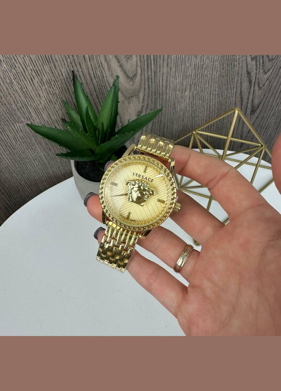 Жіночий наручний годинник Versace кварцовий з металевим ремінцем і круглим циферблатом золотий (sku_1721ГЖ) No Brand (346078230)