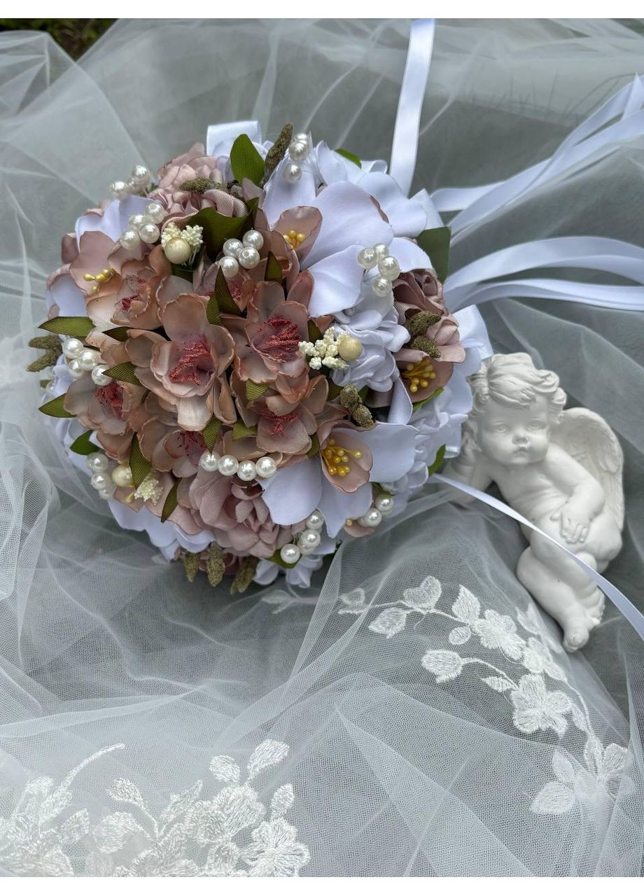 Букет-дублер нареченої зі штучних квітів і перлинних прикрас Елегантний весільний букет No Brand (367056154)