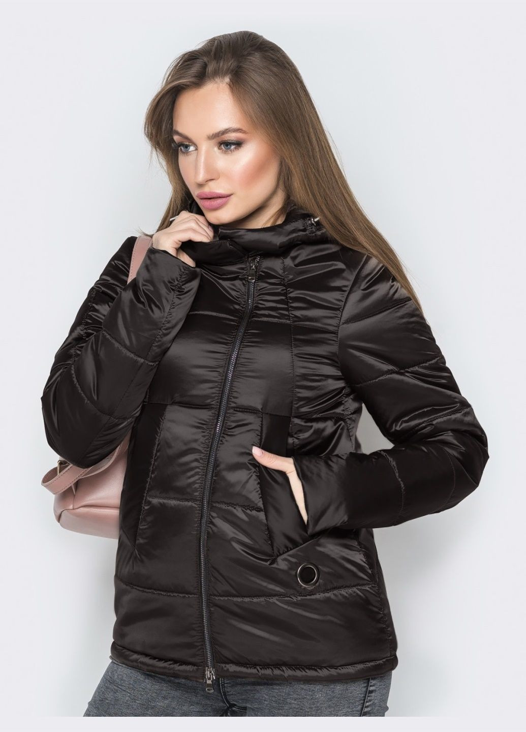 Черная демисезонная черная куртка на молнии со вшитым капюшоном Dressa