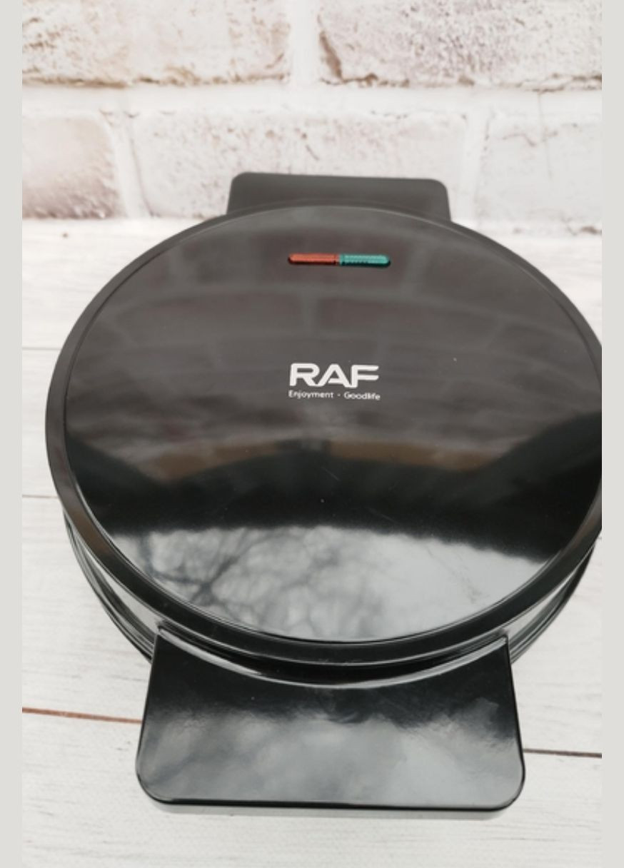 Вафельниця R.2223 з антипригарним покриттям та конусом 1000 Вт Чорний RAF (342113705)