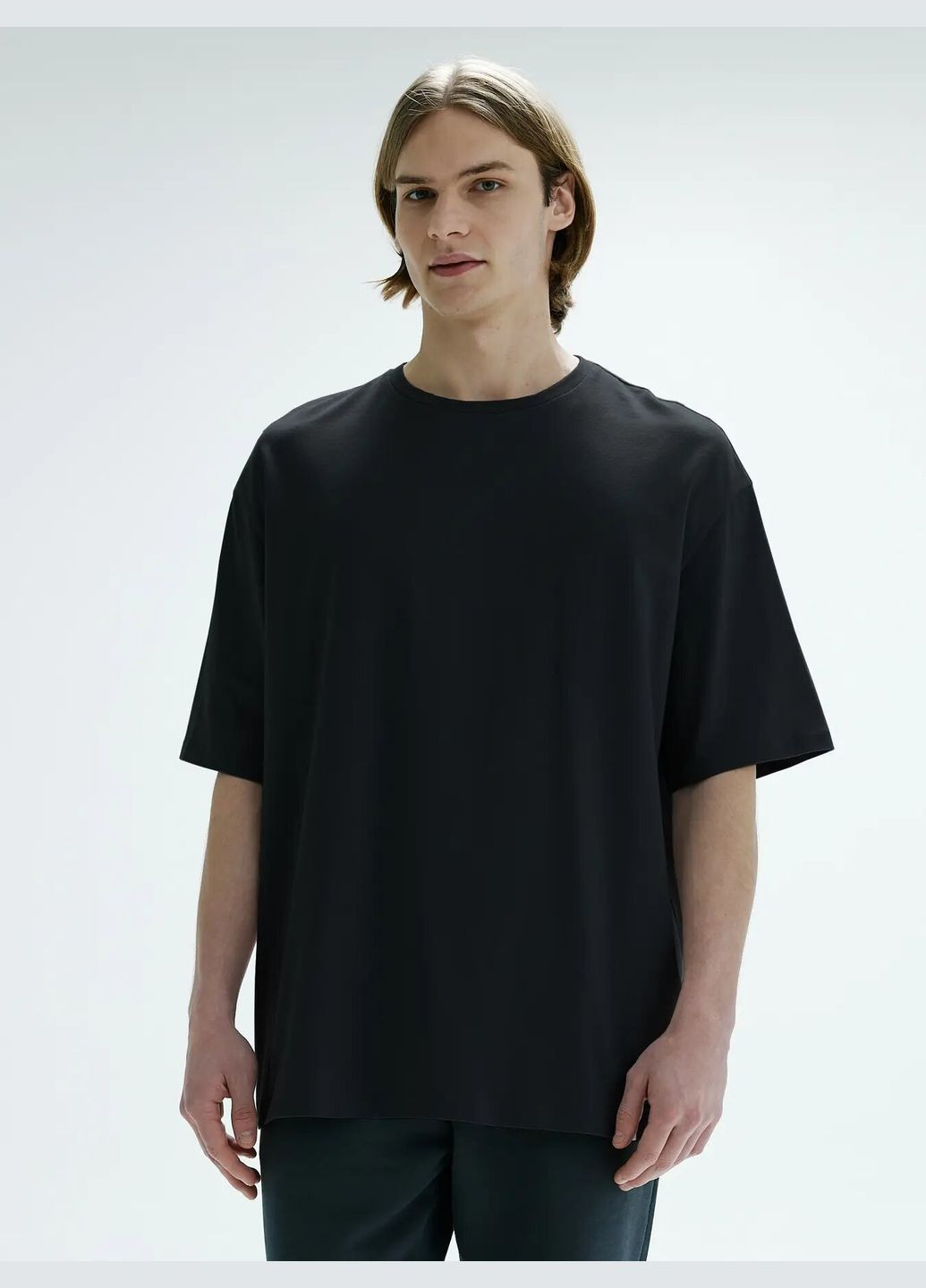 Чорна футболка-оверсайз чоловіча з коротким рукавом Роза