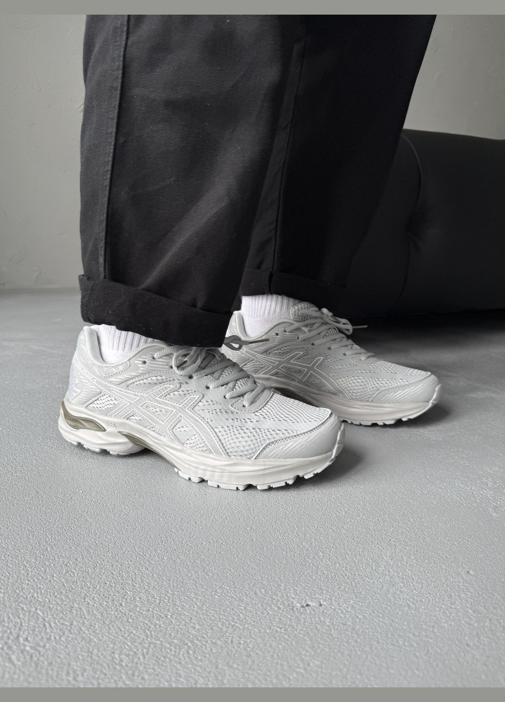 Светло-серые демисезонные кроссовки мужские asics gel-flux 4 light grey | асикс гель-флюкс 4 светло-серые No Brand