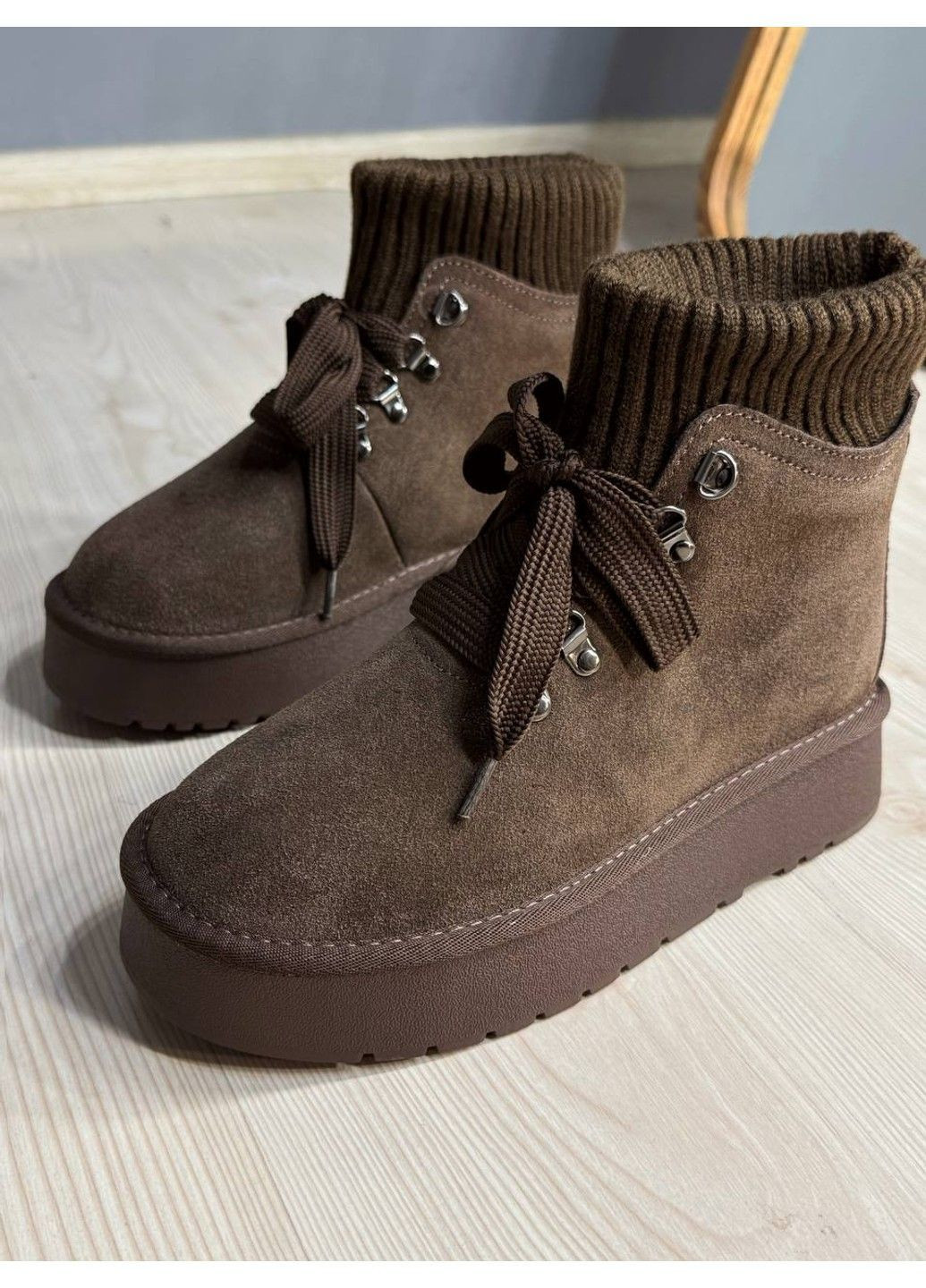 Уггі жіночі 007-7 замшеві шнурівка зі шкарпеткою коричневі Hengji (369094853)