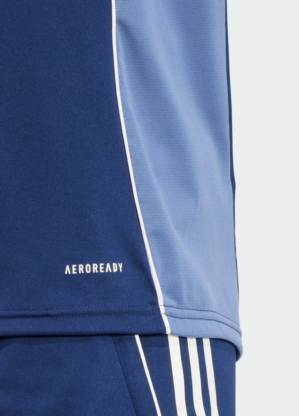 Синий демисезонный спортивный лонгслив adidas с логотипом