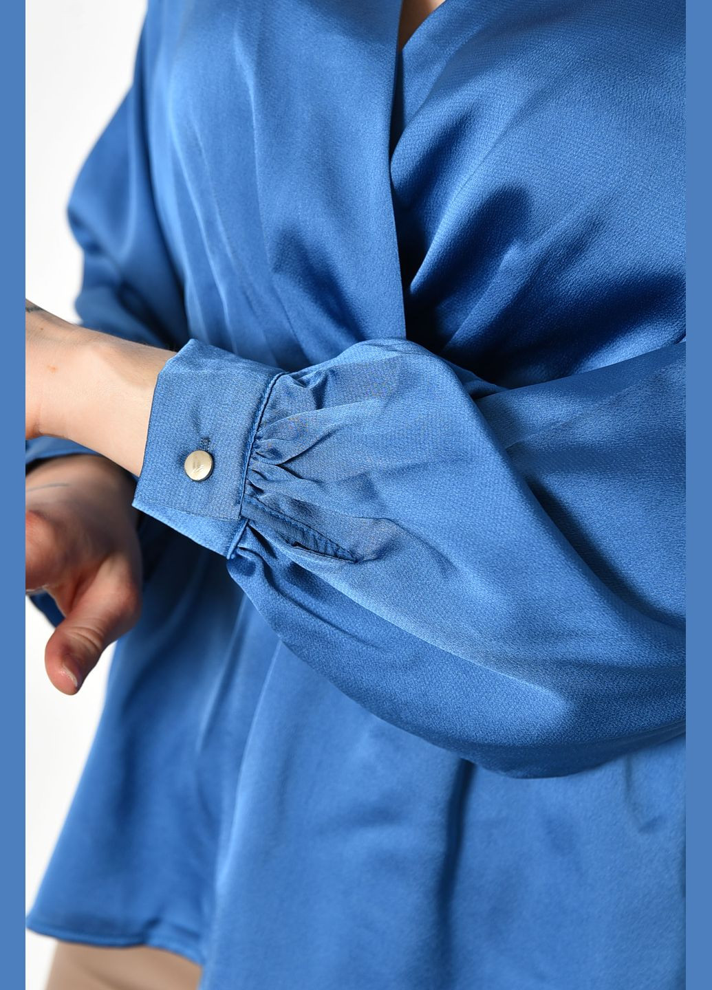 Блакитна демісезонна блуза жіноча блакитного кольору з баскою Let's Shop