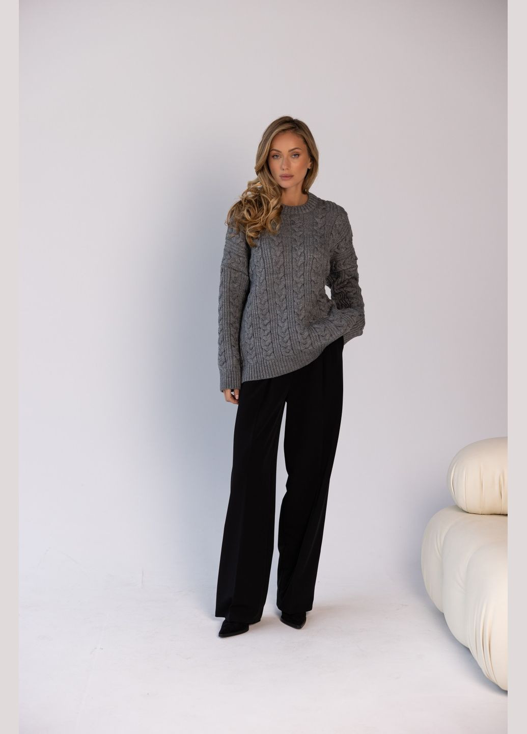 Темно-серый демисезонный свитер джемпер Larionoff