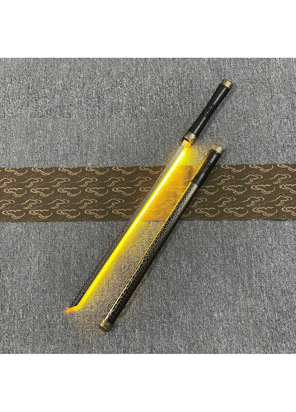 Іграшкова світиться LED катана Ван Піс клинок розсікаючий демонів вбивця демонів Бліч 104 см No Brand (335052253)