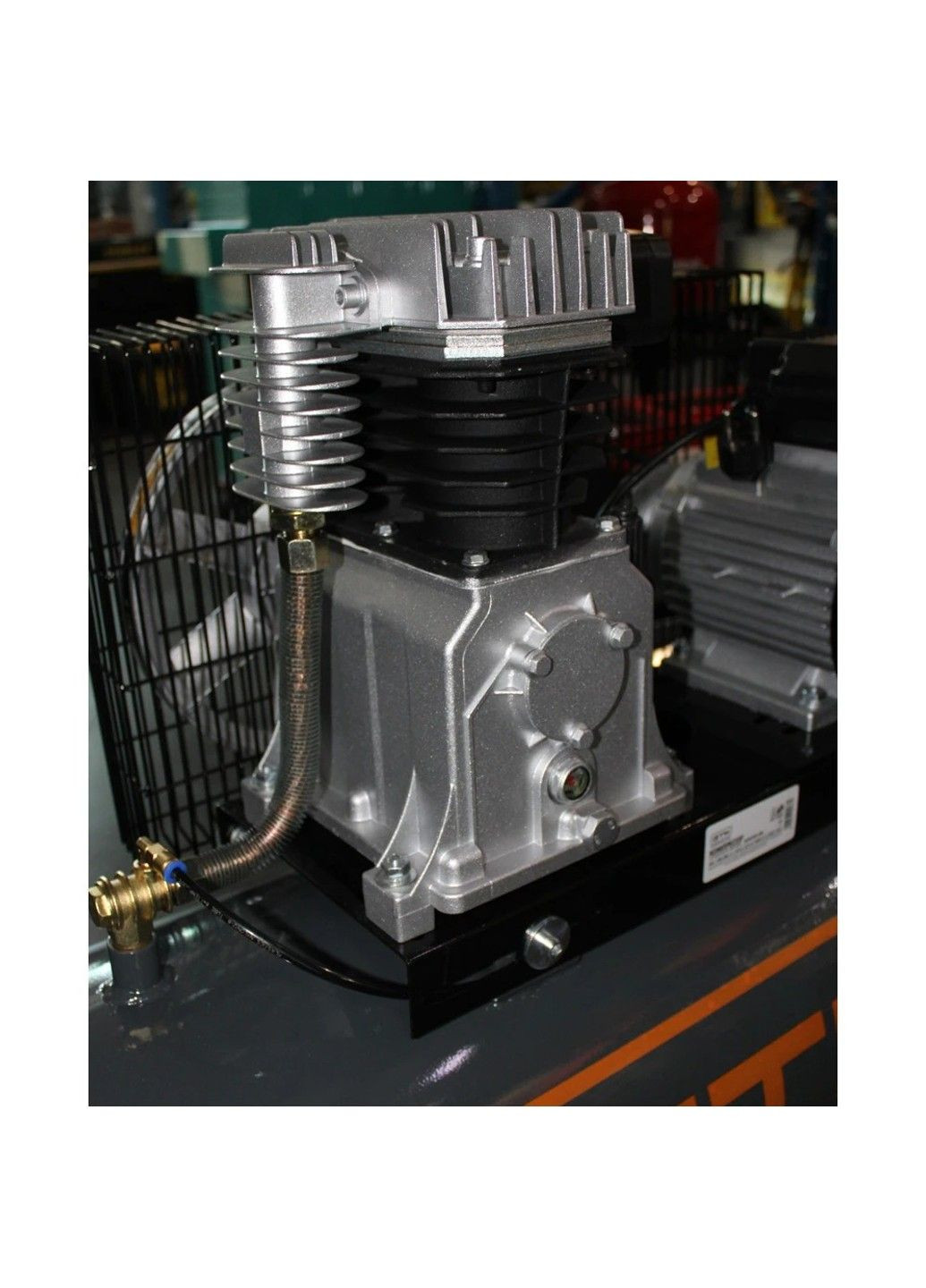 Компресор виского тиску ремінний KCH2070B-100L (100 л, 300 л/хв, 2.2 кВт, 220-240 В) GTM (290851936)