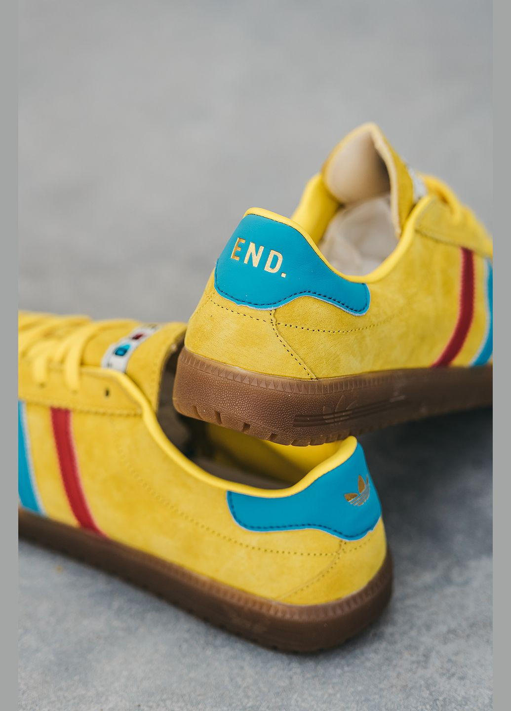 Жовті Осінні кросівки чоловічі adidas Bermuda x END