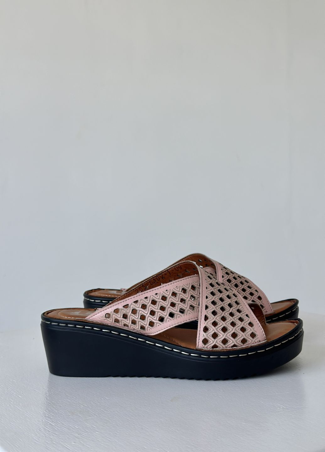 Пудровые босоножки женские с натуральной кожи Sherlock Soon