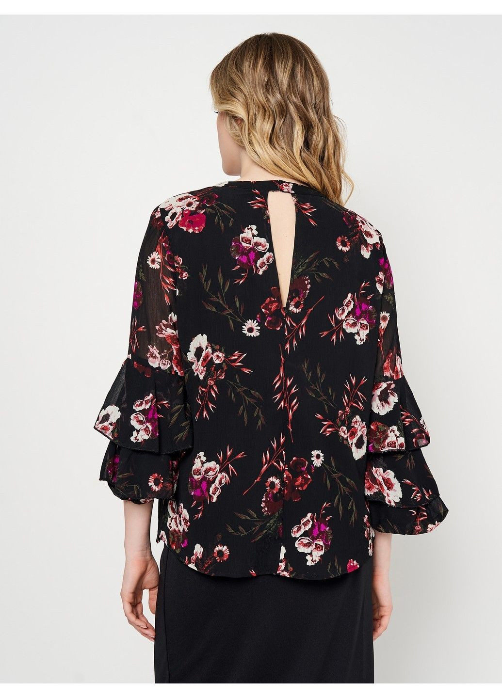 Чёрная блуза Black Tape