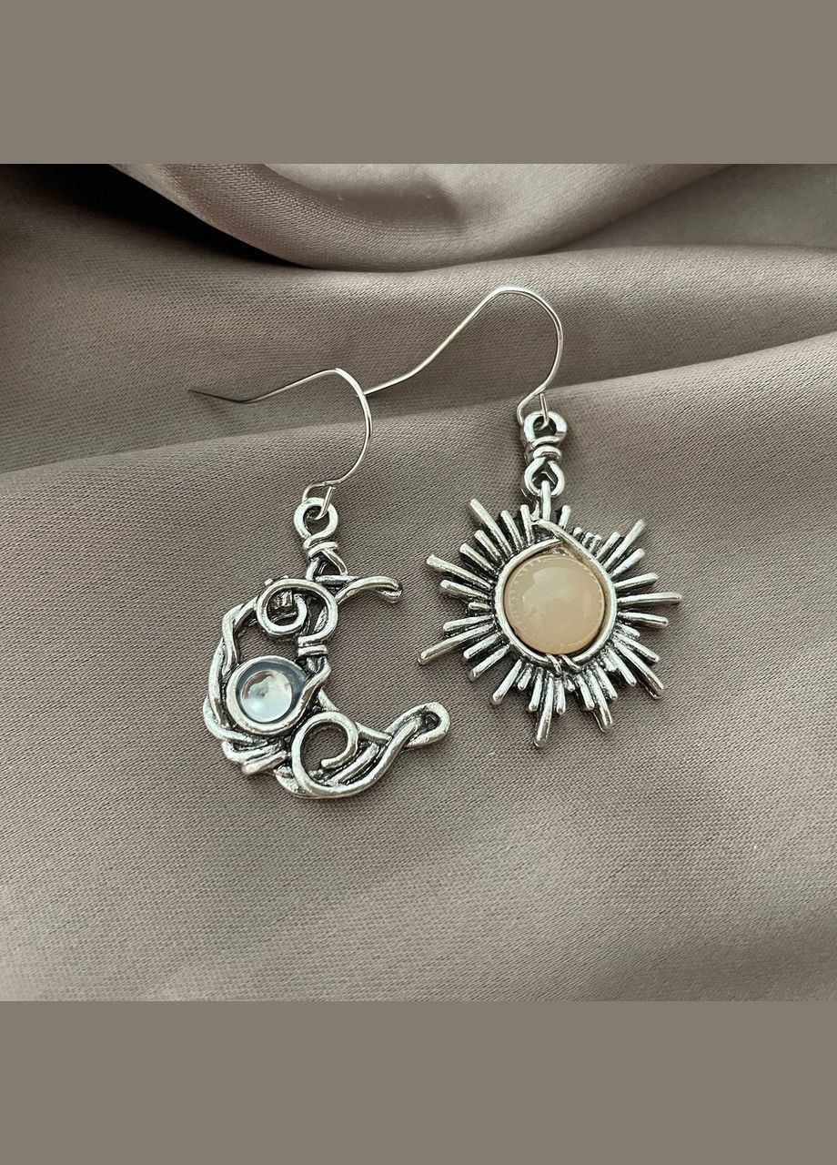 Серьги серьги крючок (петля) Солнце и луна 4.5 см серебристые длинные серьги Liresmina Jewelry (289844113)