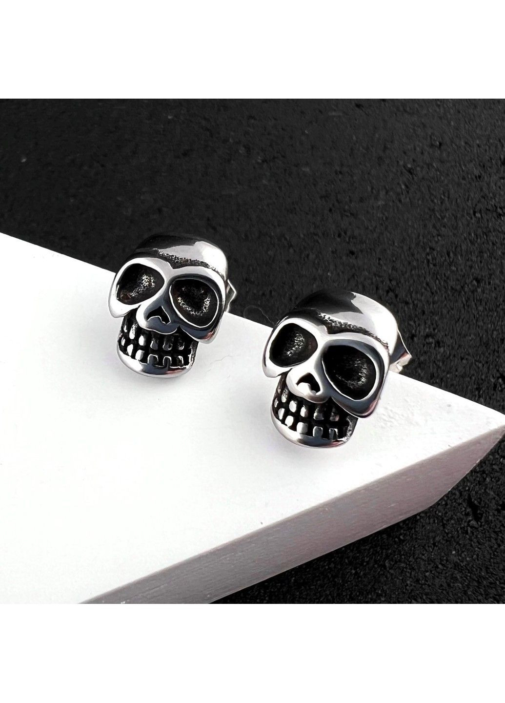Готичні панк сережки у вигляді черепа із медичної сталі ES-069 No Brand (299330566)