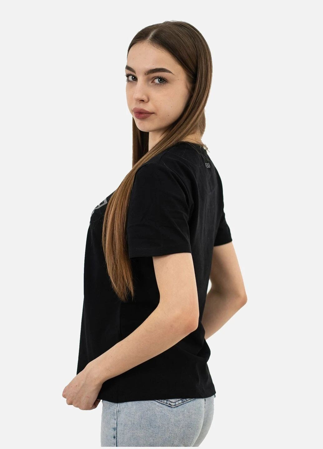 Черная летняя футболка женская летняя с рисунком с коротким рукавом Guess