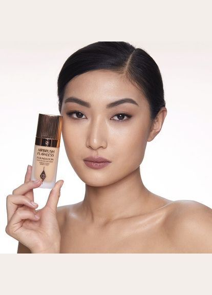 Тональна основа для обличчя Airbrush Flawless Foundation (30 мл) 5.5 WARM Charlotte Tilbury (278773901)